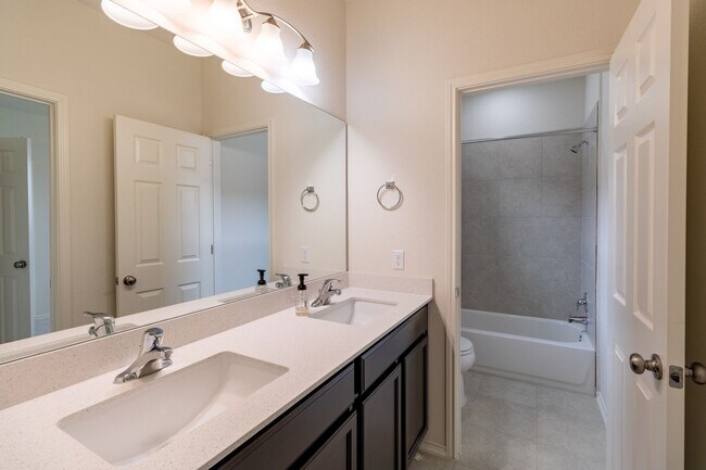 Building Photo - Charming Oasis in Wells Branch: Spacious 3-Bed Home with Stylish Upgrades!