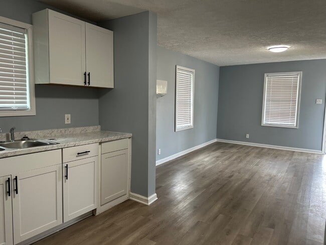 Building Photo - 2112 Steadman St