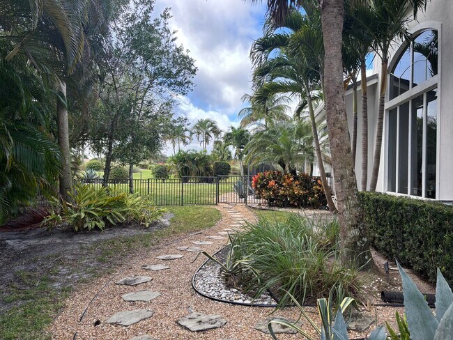 Building Photo - 182 Rosalia Ct