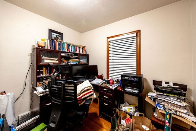 Building Photo - Charming 3brm/2ba house near Como Park!