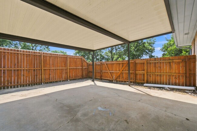 Building Photo - 8899 East 171st St S