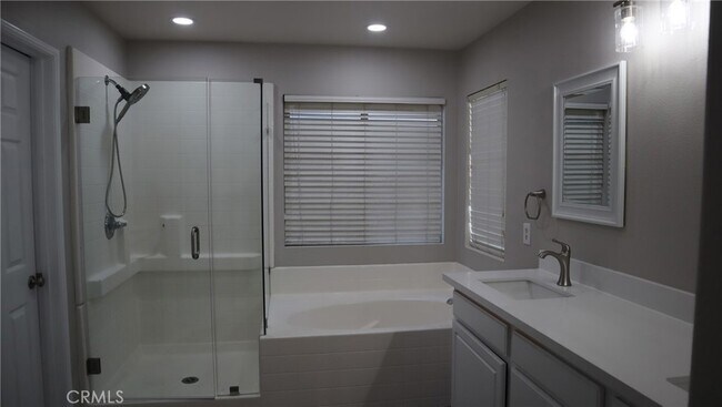 Building Photo - 3722 Almansa Way