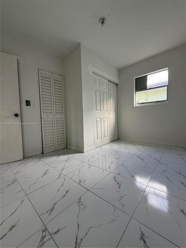 Building Photo - 3340 NW 13th Ave