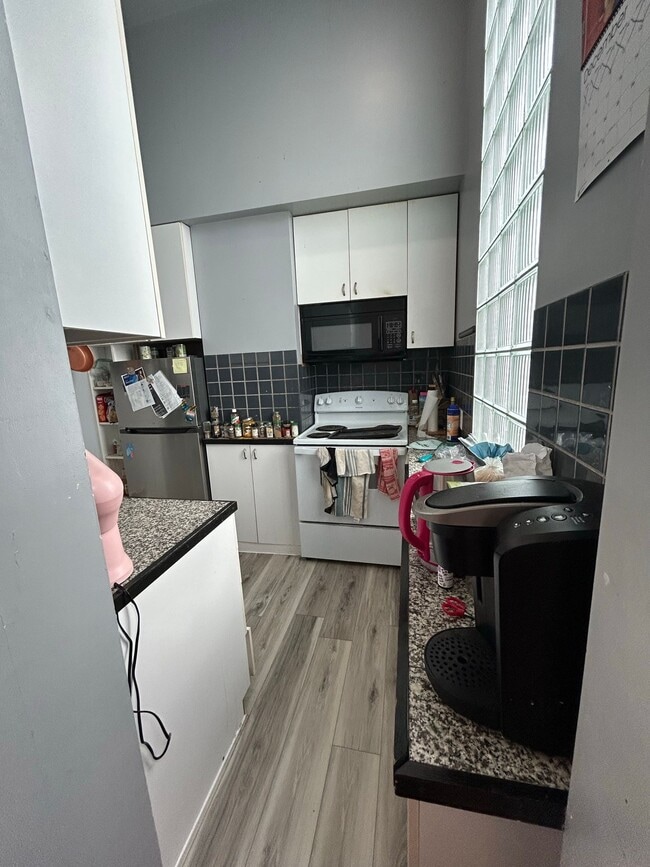 Building Photo - 52 Fenway