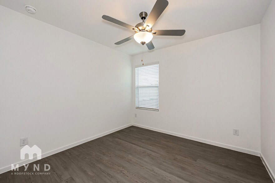 Building Photo - 2700 River Knl Ln