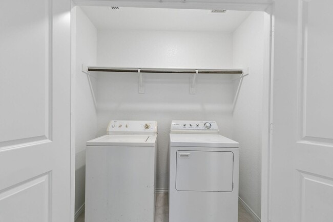 Building Photo - Fresh, Stylish & Move-In Ready in Eagle Mountain–Saginaw ISD
