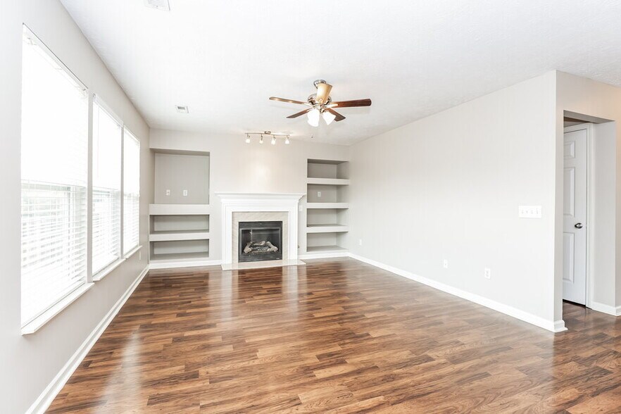 Building Photo - 909 Grand Oak Dr