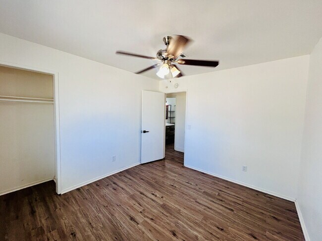 Building Photo - Beautiful 4 Bedroom House for rent in South Joshua Tree