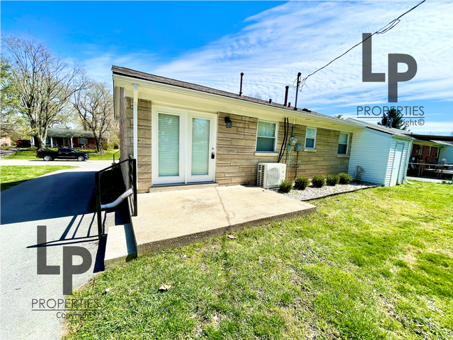 Building Photo - 3479 Greenlawn Dr