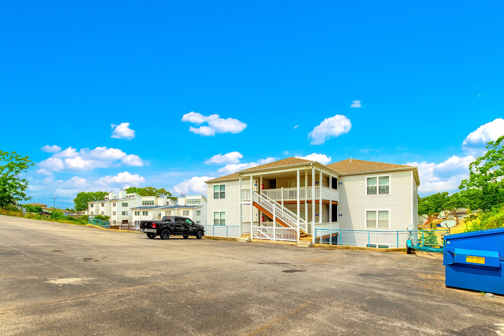 Building Photo - 1091 Redbud Rd