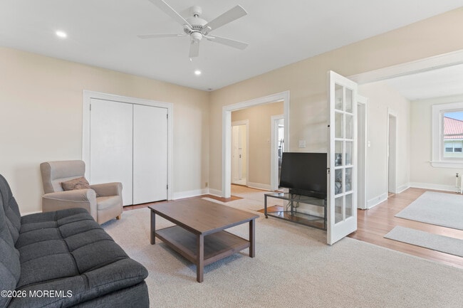 Building Photo - 1 Roseld Ave