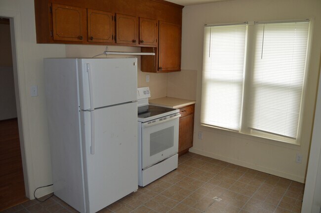 Building Photo - 208 Wilson St
