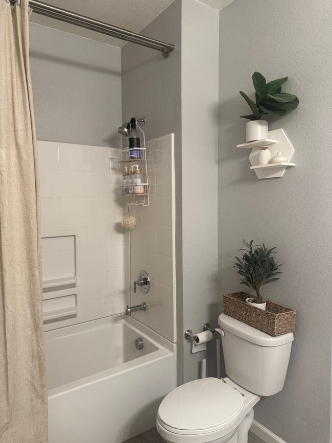 Building Photo - 4 Bed 3 Bath 2 Car Garage