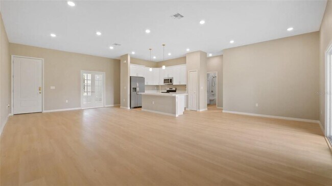 Building Photo - 13647 Begonia Cir