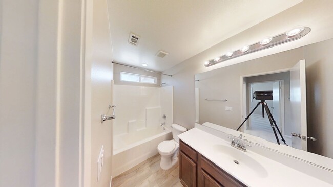 Building Photo - Beautiful 3 bed 2.5 bath in Beaumont, Ca.