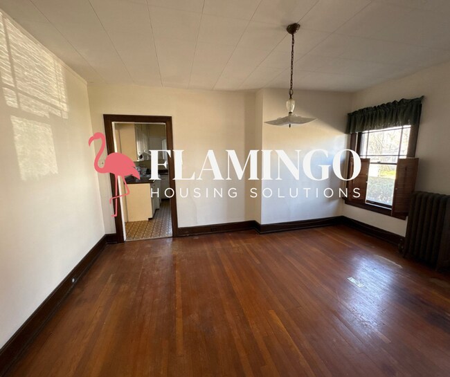 Building Photo - “Massive 8-Bedroom Home in Dayton – Rare Multi-Level Living Space”