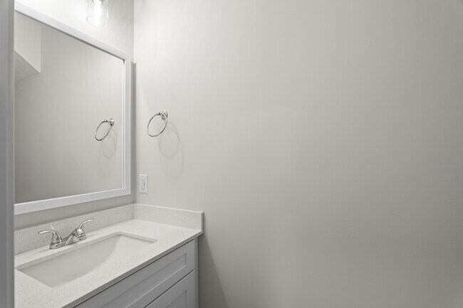 Building Photo - 8132-8132 Snelling Dr