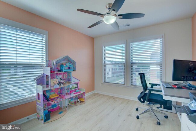 Building Photo - 42363 Alder Forest Terrace