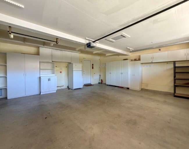 Building Photo - Coveted Napa Yacht Club 3 Bedrooms, 2 1/2 Bathrooms, w/ 1st Level Primary Bedroom/Bath