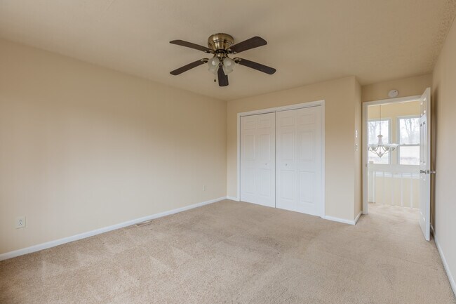 Building Photo - 11 Overlook Ct