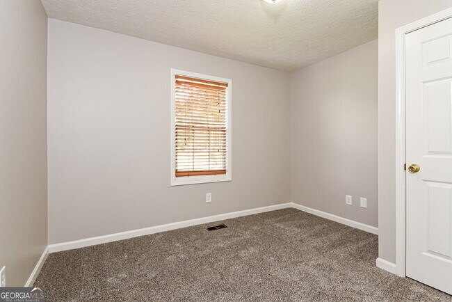 Building Photo - 107 River Walk