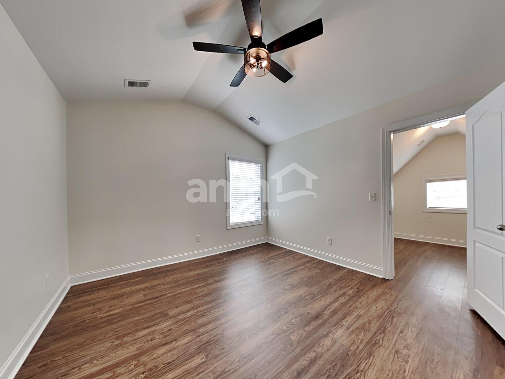 Building Photo - 101 Doral Blue Dr