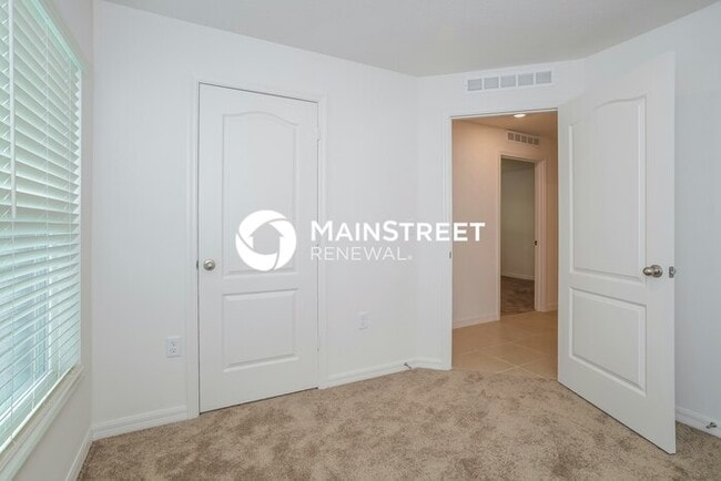 Building Photo - 4 Bedroom Pet-Friendly Home in Mascotte, FL with Main Street Renewal