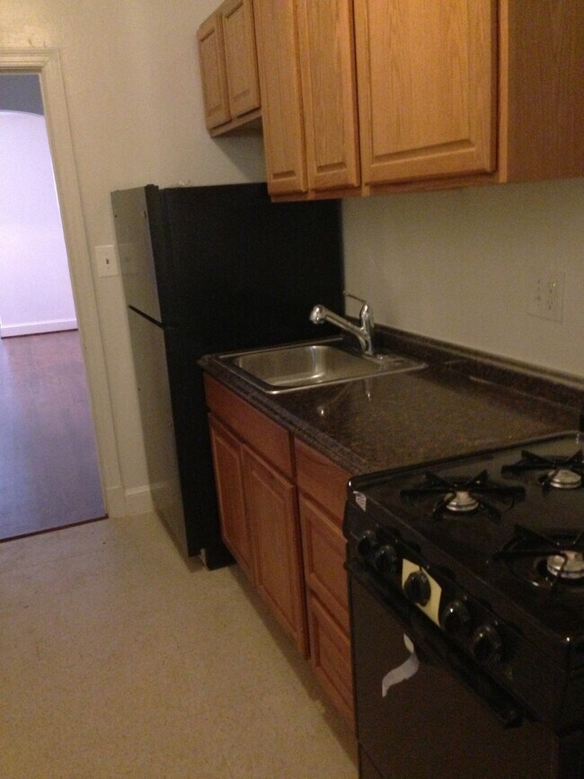 Building Photo - 4023 9th St NE
