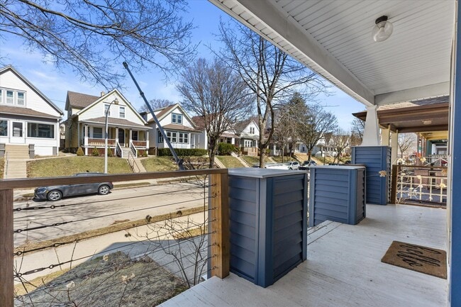 Building Photo - 311 E Rosedale Ave