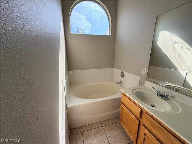 Building Photo - 765 Donelle Ave