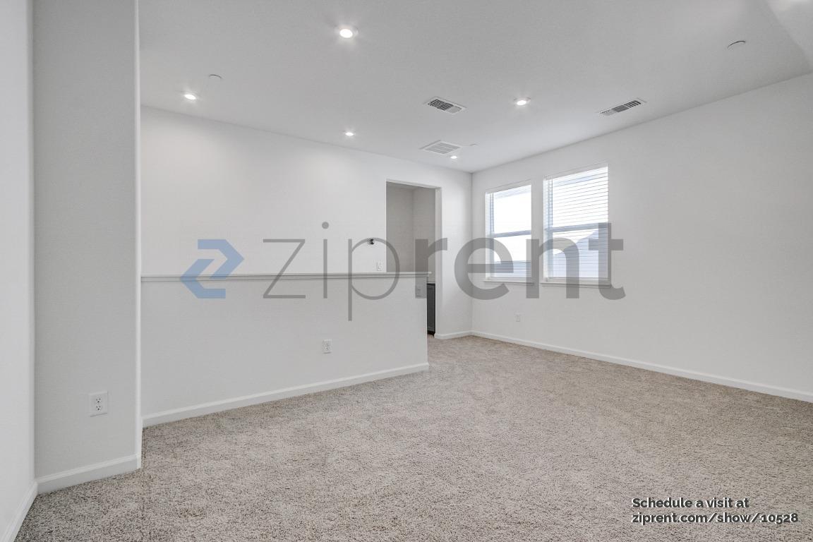 Building Photo - Unit