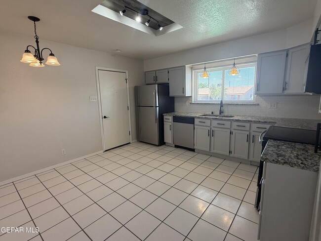 Building Photo - 7201 Armistad Ave