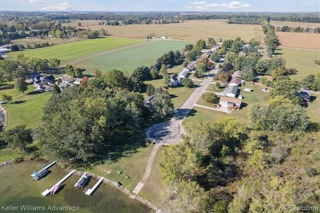 Building Photo - 245 Lynbrook Dr