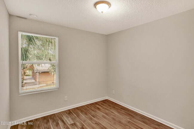 Building Photo - 6033 Carolines Ct