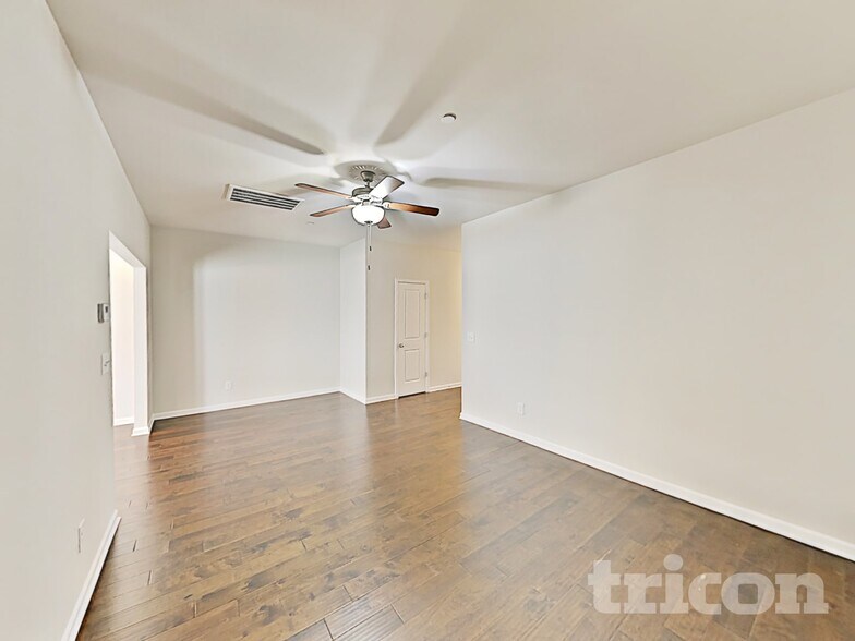 Building Photo - 305 Woodfern Ct