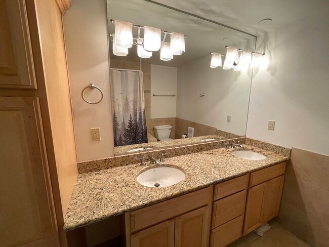 Building Photo - Comfortable Raleigh Park Plaza Condo with ...