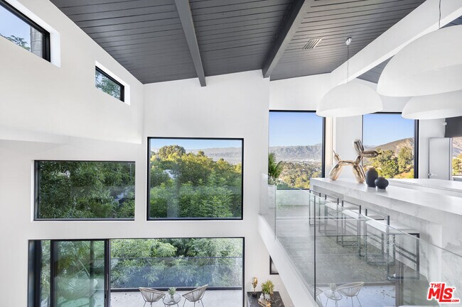 Building Photo - 7317 Caverna Dr