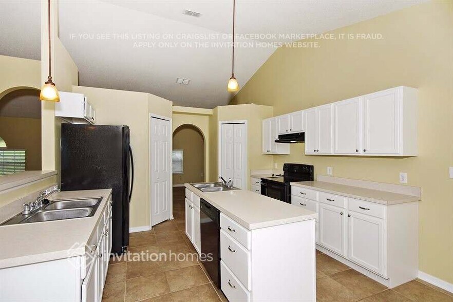 Building Photo - 912 Jayhil Dr