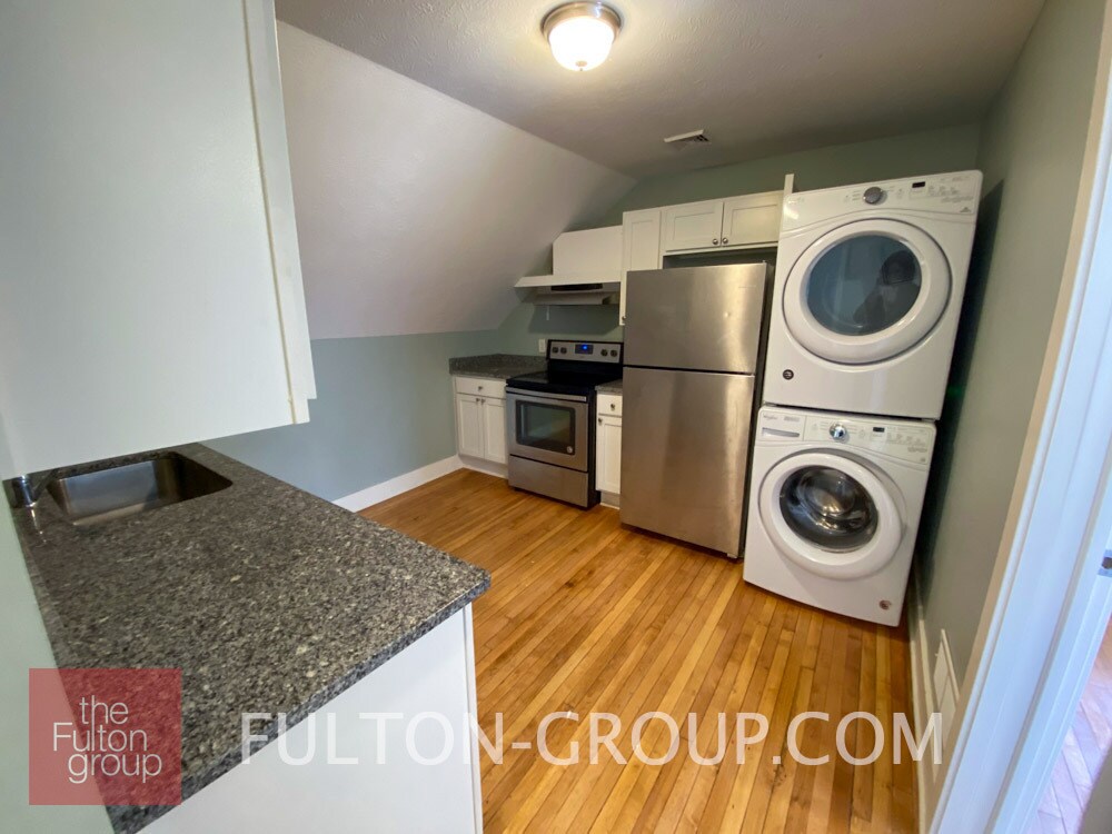 Building Photo - 36 Dwight Ave SE