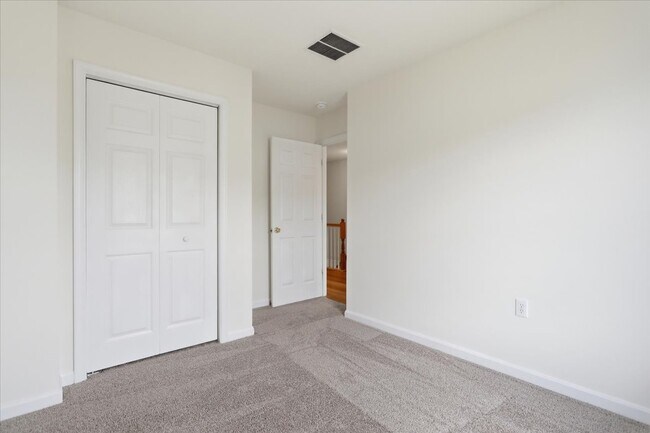 Building Photo - 32 Mabel Ln