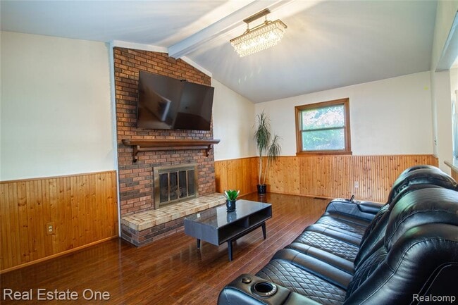 Building Photo - 4300 Connie Dr