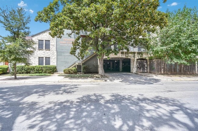 Building Photo - 2529 Rio Grande St