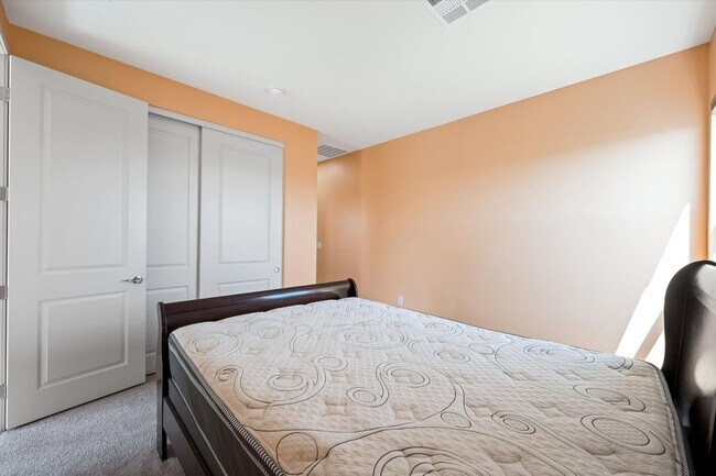 Building Photo - Upgragded 4-Bedroom Home with Casita in Gated Community