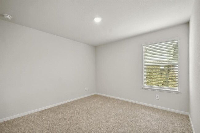 Building Photo - 210 Briggs Ln