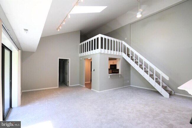 Building Photo - 1709 Mountainview Dr