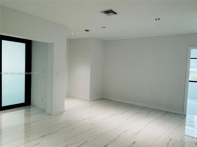 Building Photo - 1155 102nd St