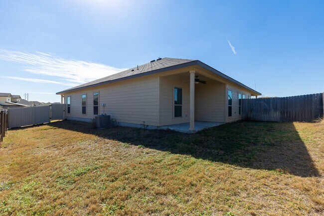 Building Photo - 271 Joanne Lp
