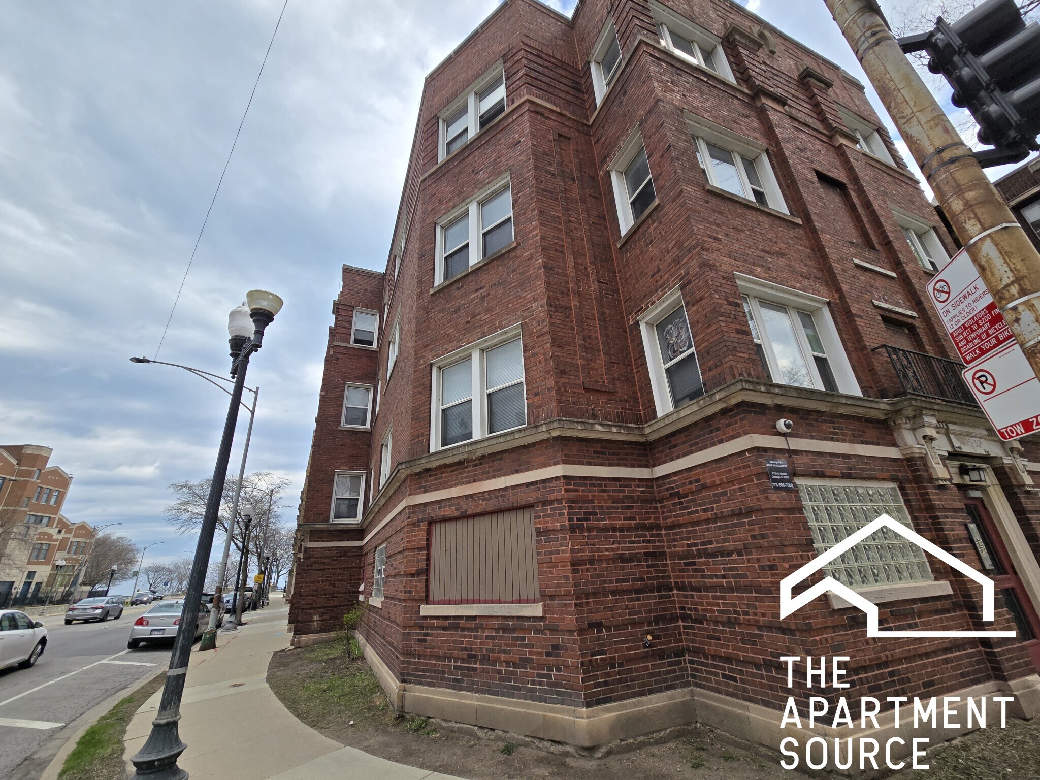 Building Photo - 7755 N Sheridan Rd