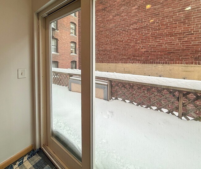 Building Photo - 49-51-51 Temple Pl