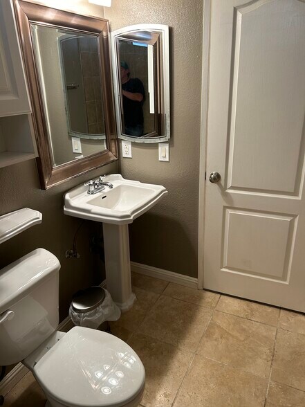 Building Photo - 1120 Grape St